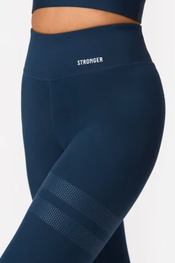 Signature Capri Tights